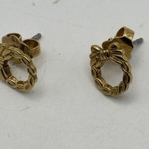 Vintage Avon Gold Tone Christmas Wreath‎ Stud Earrings Holiday Bow Dainty 3/8"